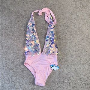 NWT SMALL IHEARTRAVES BODYSUIT